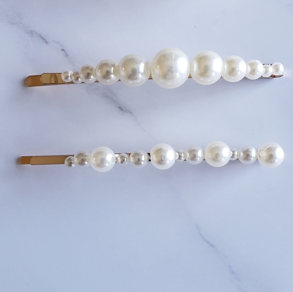 Pearl Hair Clip Set - Picture 5 of 7